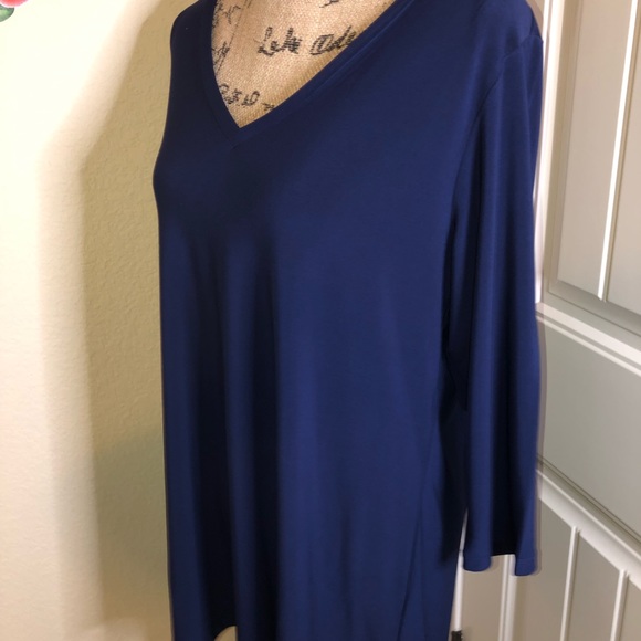 Tops - 🔴 🦃 NWOT Alisha D Tunic